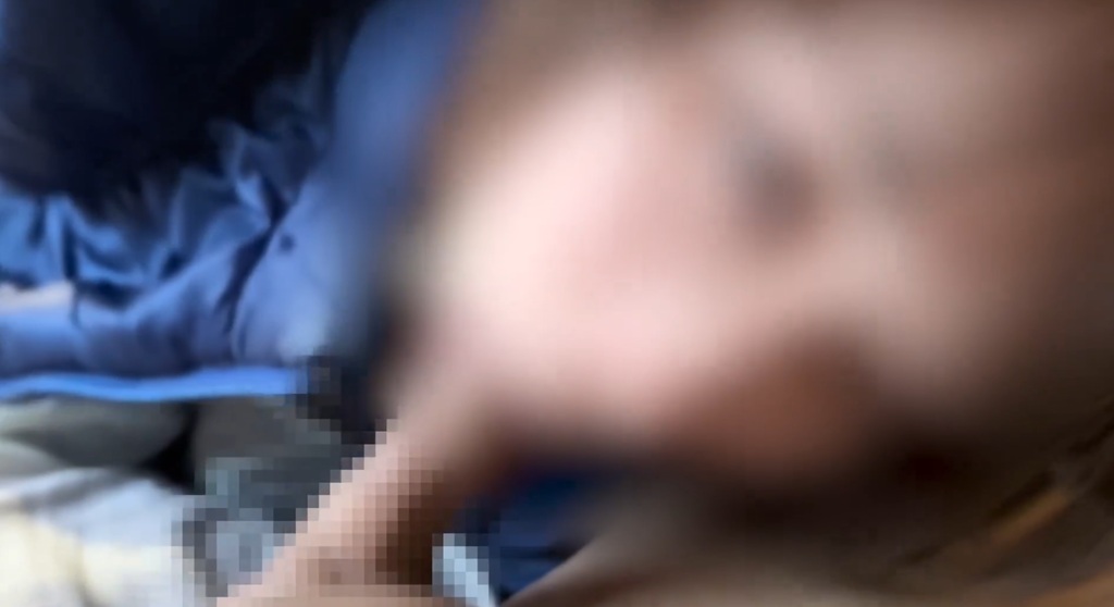 フェラで起こしてくる性欲モンスターの美女と朝からハメまくる動画のアイキャッチ画像